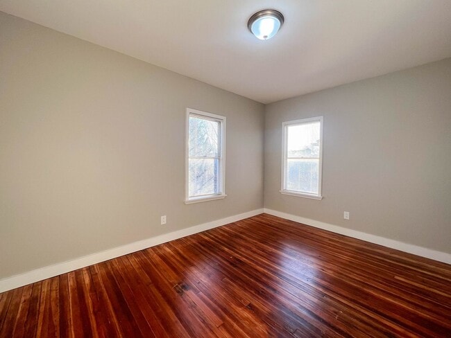 Building Photo - 154-156 Leighton Avenue Unit 156 Leighton Avenue