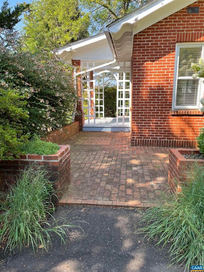 Photo - 191 Barbour St