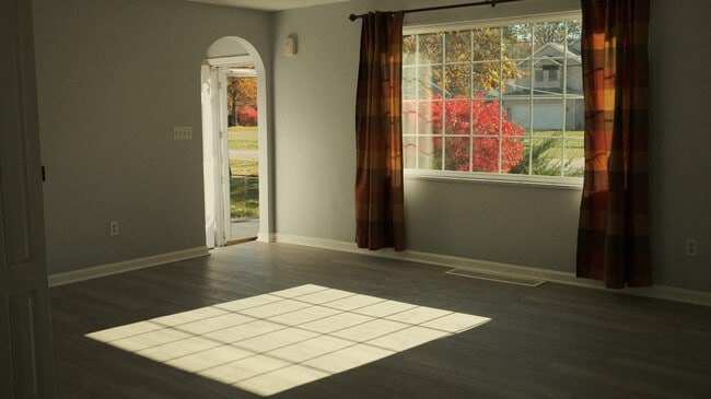 Photo - 32568 Electric Blvd