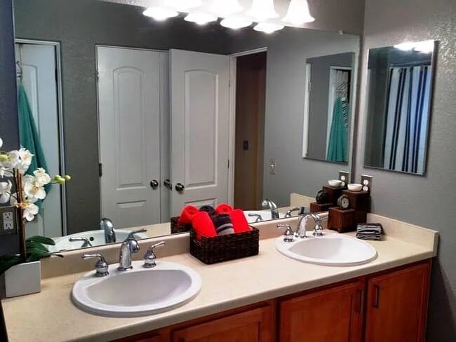 Bathroom - 9876 Martin Luther King Junior Boulevard Unit Townhouse