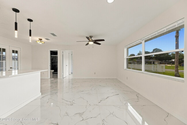 Photo - 240 Meadowbrook Ave