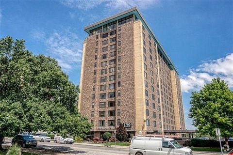 Building Photo - 600 E 8th St Unit 7J Rental