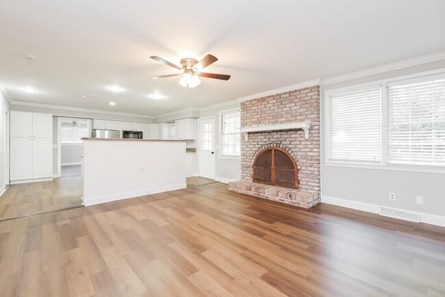 Photo - 512 Brooks Rd