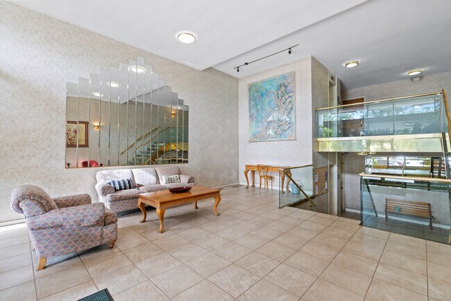 Photo - 4915 Tyrone Ave Unit 215