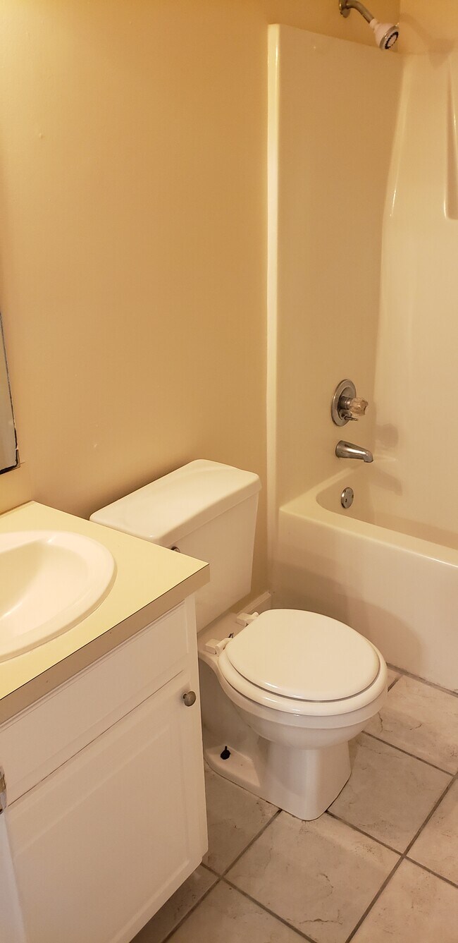 Baño 1 - 560 Snow Hill St Unidad A