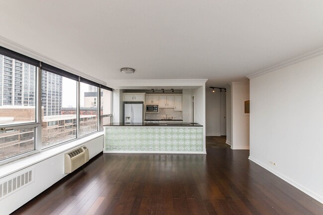 Photo - 70 W Burton Pl Unit 807f