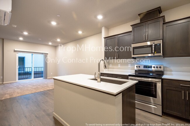 2 Bedroom Oasis in the Heart of Happy Valley! - 2 Bedroom Oasis in the Heart of Happy Valley! Townhome