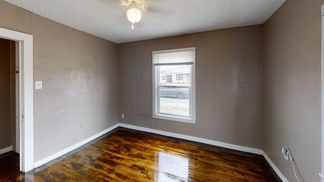 Photo - 416 W 6th St