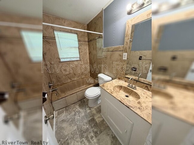 Photo - 2718 Windsor Pkwy