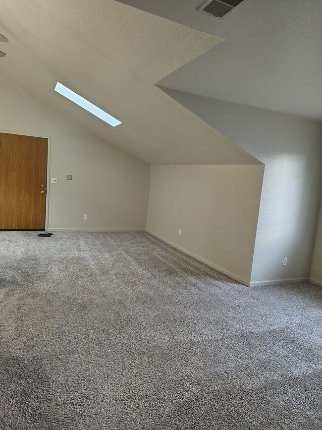 585 W Randall St Unit 301