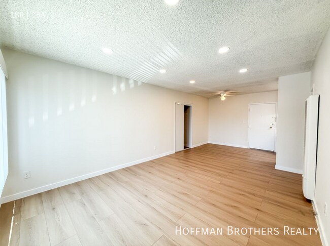 5461 Kester Ave Unit 122