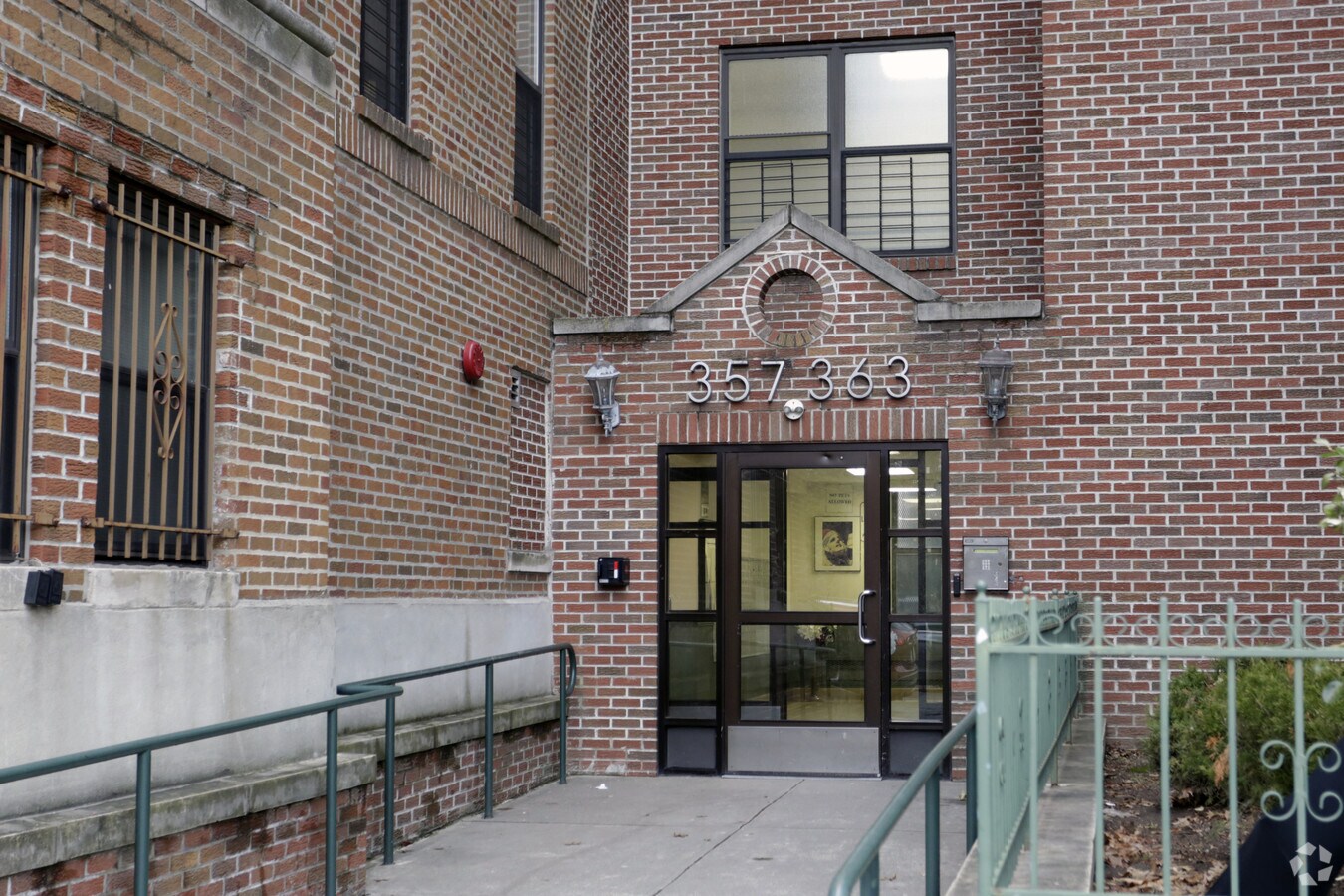 Photo - Lincoln Court LLC