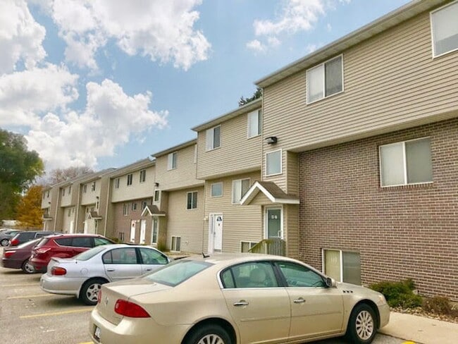 Building Photo - 204 Jewel Drive