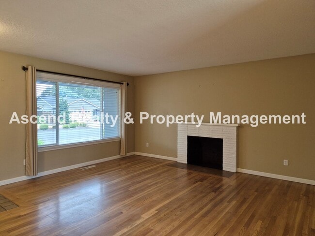 Photo - Available Now Prime Terra Linda Location One Level Home Large Fenced Yard & Attached Garage Walk ...