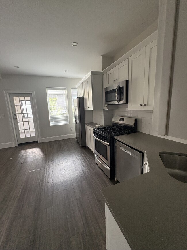 Photo - 147 E Cottage St Unit 3