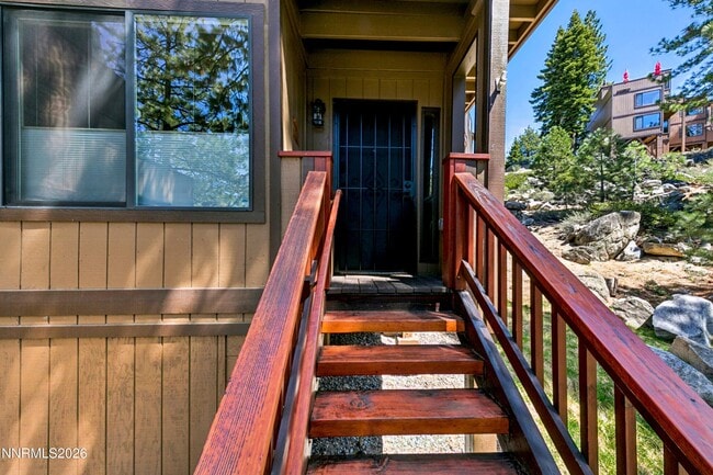 Photo - 215 Clubhouse Cir