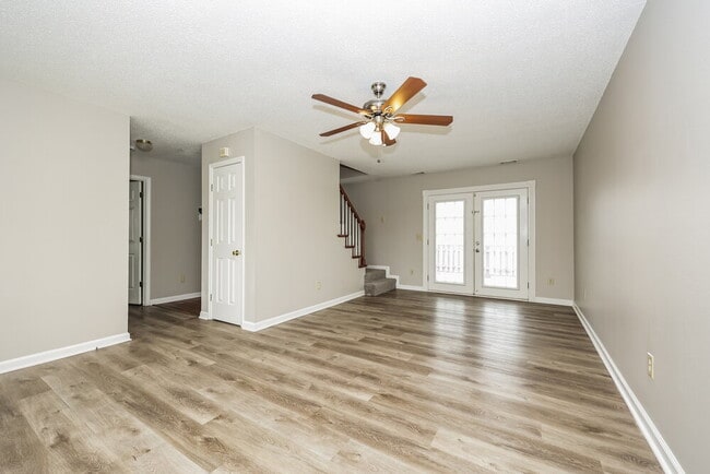 Photo - 805 Forest Ridge Dr