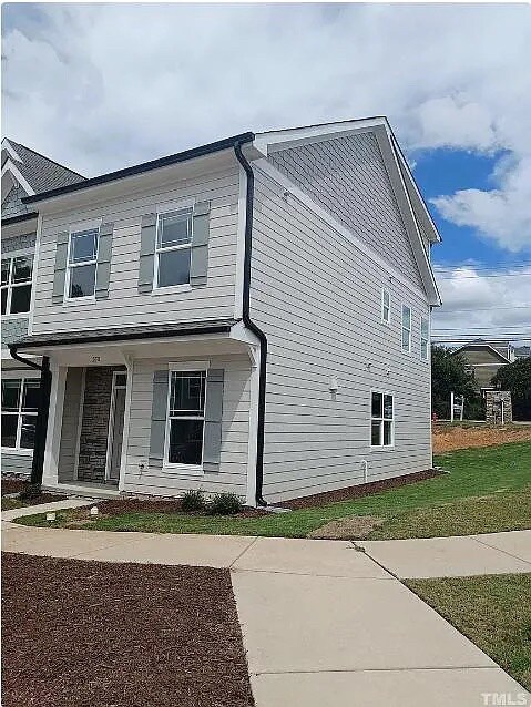 Room in Townhome on Old Grove Ln