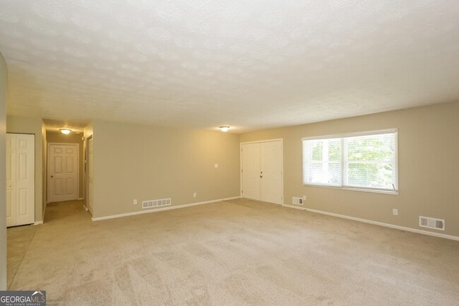 Photo - 6207 Newberry Ln