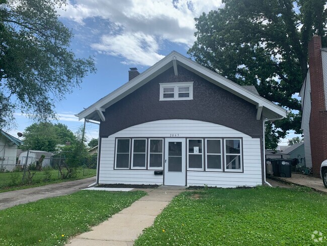 Building Photo - Spacious Updated Minne Lusa 3BR with Lots ... Rental