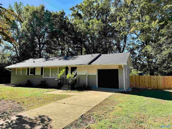 Photo - 2019 Lance Rd NW