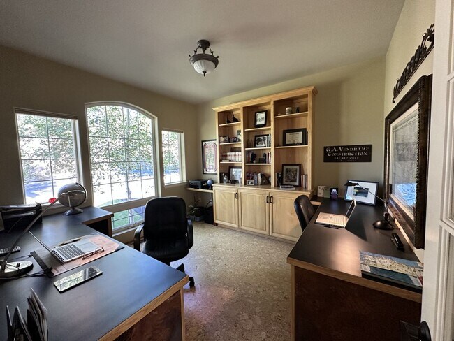 Photo - Large Furnished home on Awbrey Butte