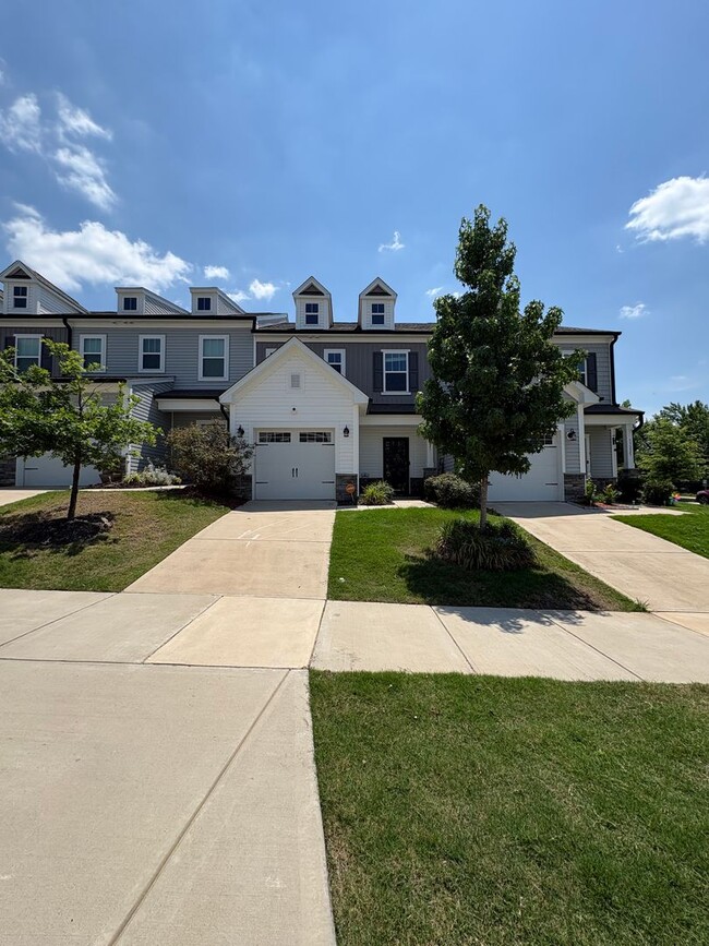 Photo - 3BR/2.5BA Townshoue in Mallard Creek