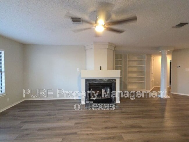 1406 Bullhill Cove