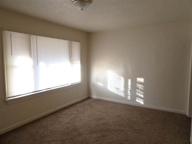 Photo - 1911 NW Andrews Ave