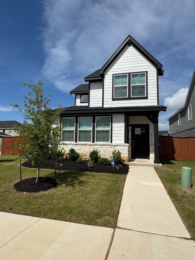 Building Photo - 4 BR/2.5BA | Single Family Home | 1-Car Garage Parking | Fenced backyard