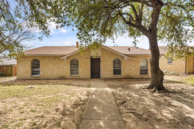 Photo - 2918 Pinewood Dr