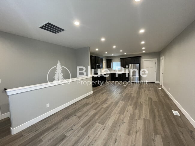 Photo - 5844 Wildrose Ave