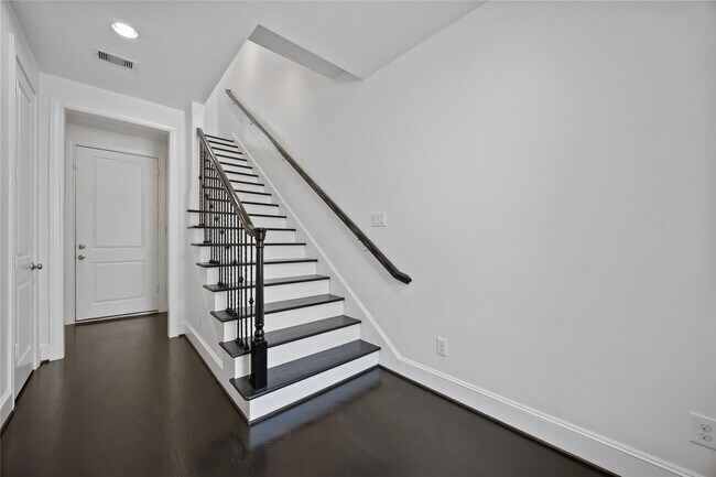 Photo - 1104 Thompson St