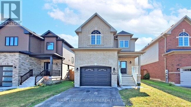 Photo - 138 Sun King Crescent