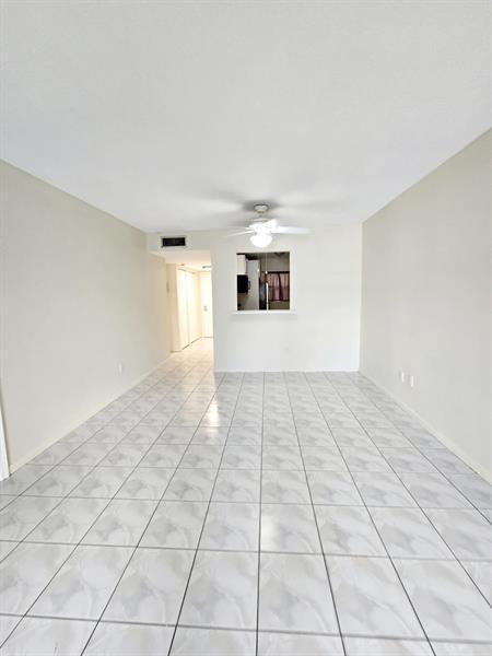 Photo - 4121 Stirling Rd Unit 206