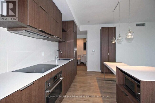 Photo - 197 Yonge St Unit 4305