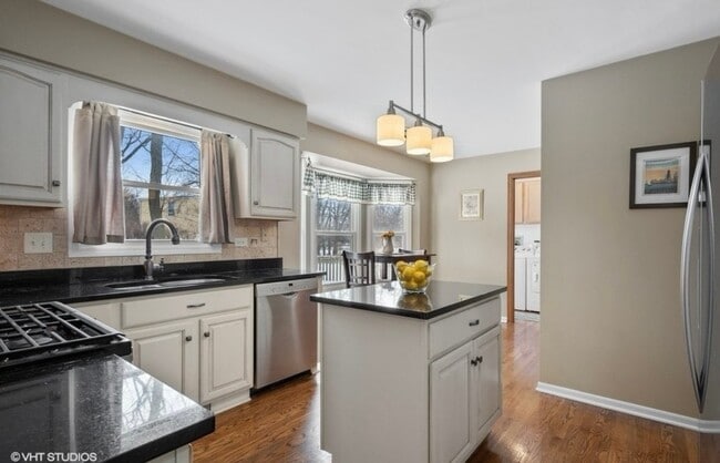 Photo - 113 N Fiore Pkwy