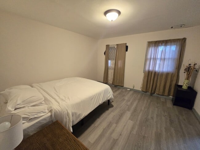 Photo - 112 Dodge St Unit Upper Apartment