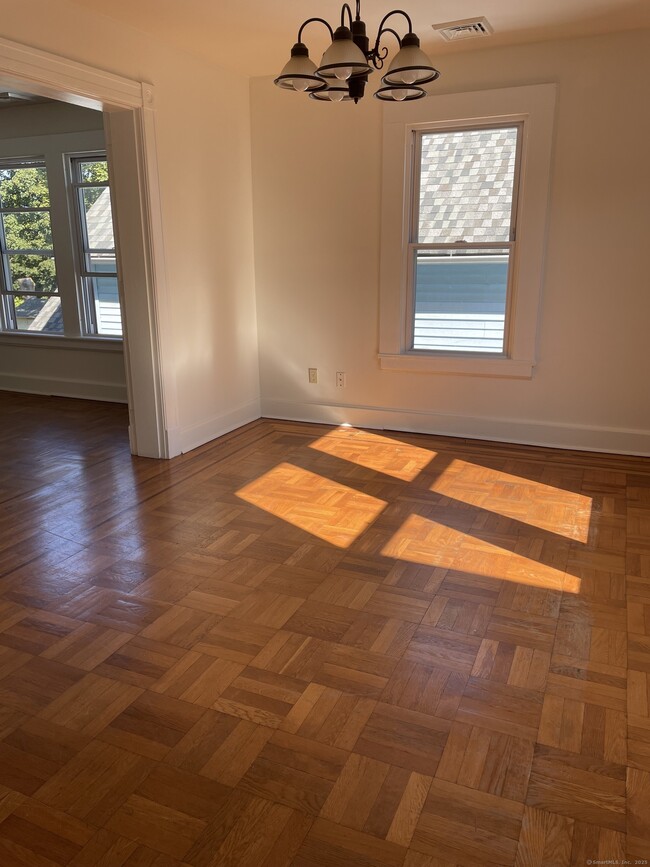 Building Photo - 114 Franklin St Unit 2 Rental