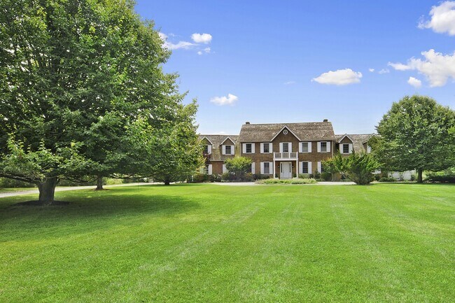 Photo - 15 Chauncey Close