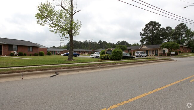 Photo - Biltmore Hills Apartments