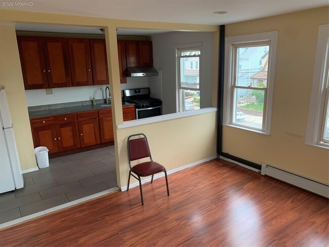 Photo - 48-60 206th St