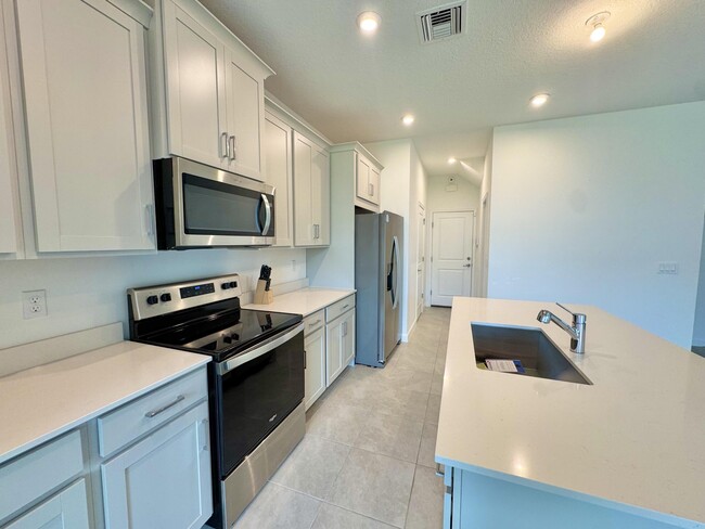 Photo - 14122 SW Thorens Dr