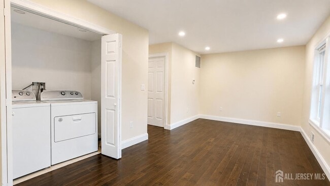 Photo - 7 Maple St