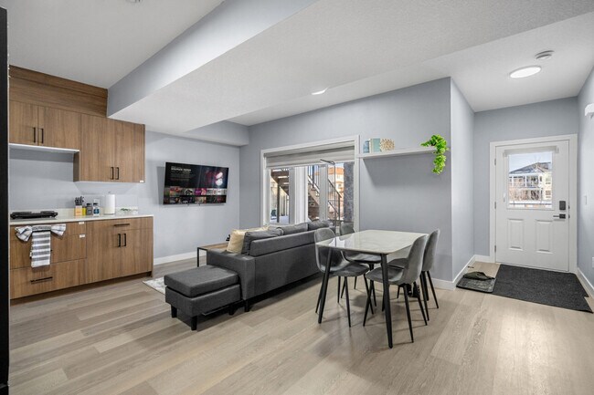 Photo - 142 Canoe Crescent SW Unit SI ID1386563P