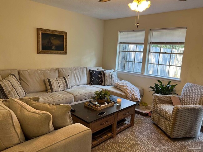 Photo - 113 McClure Dr