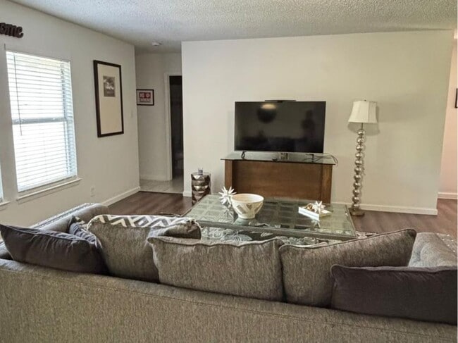 Photo - 7306 Huntwood Cir