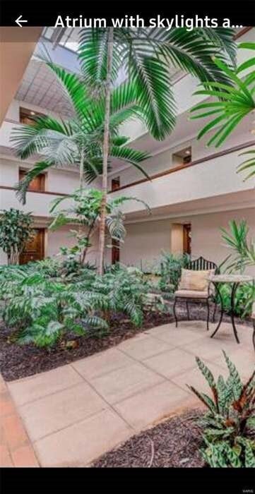 beautifully landscaped, tropical-style common areas. - 950 E Rue de la Banque St Unit 211