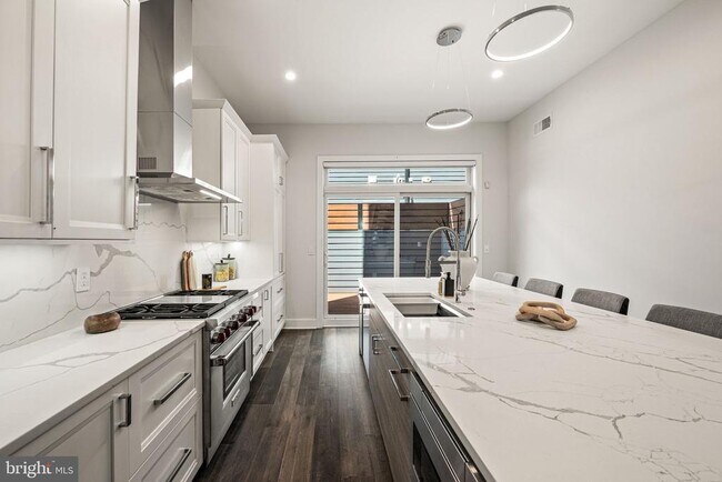 Photo - 1217 Bainbridge St