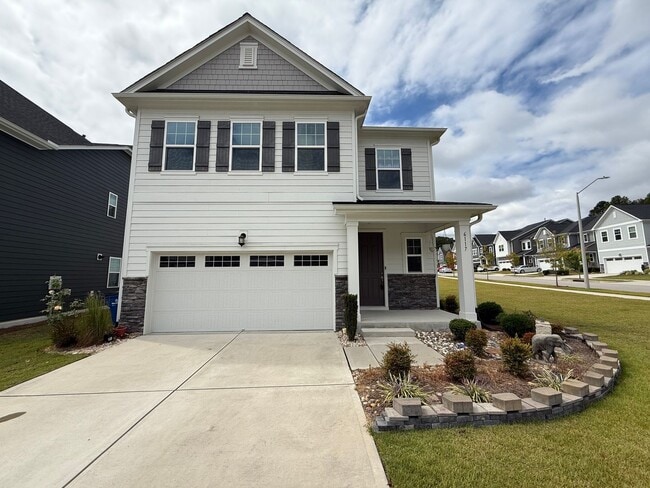 Building Photo - Stunning 5BD, 3BA Raleigh Home Within the ...